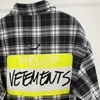 Мужские повседневные рубашки 2023 Hello My Name Is Vetements Рубашка Мужчины Женщины Качественная винтажная фланелевая клетчатая рубашка с длинными рукавами и буквенным принтом 230912