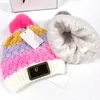 Gorro de punto de diseñador para niños y niñas, gorros de pelusa lindos para niños, gorros cálidos con pompones, gorro degradado para niños de invierno