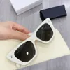 Okulary przeciwsłoneczne Cat Eye Ivory/ciemnoszare obiektyw 40187 Kobiety Summer Sunnies Gafas de Sol Sonnenbrille Uv400 Oczarowanie z pudełkiem