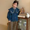 Jaquetas Casaco Infantil 2023 Outono Meninas Coreanas Bonito Doce Bordado Boneca Collar Jean Jaqueta Blusa