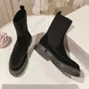Brunello Boots 여성 둥근 발가락 두꺼운 바닥 Martens 부츠 럭셔리 브랜드 패션 슬립 캐주얼 신발 디자이너 Martens 부츠 2023 Crystal Diamonds 가죽 싱글 신발
