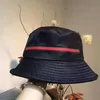 Cappelli da pescatore in nylon di lusso per donne e uomini Stilista da uomo da donna Nero Bianco Cappello da pescatore a tesa larga Cappellini da sole per esterni Stree2753