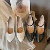 Sapatos de vestido preto / branco mulheres saltos médios mary janes bombas de couro de patente tornozelo cinta senhoras sapato escritório zapatos mujer