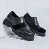 Brandnew Luxurno Black Plowers Men Sapatos de couro patente