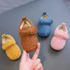 Terlik İlk Yürüteçler Çocuklar Toddler Tonpsors Soccs Slip olmayan kauçuk taban ile kızlar için yapay yünler