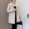 Trench da donna Cappotto in pelo di agnello da donna di media lunghezza 2023 Autunno Inverno Versione coreana Vestibilità ampia Chiusura in vita Cotone ispessito