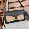 Designer Women's One -kuvert små handväska berömda mode axel klassisk plånbok crossbody väska 02 ny 2024