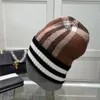 Designer beanie listra bonés de malha chapéu de luxo tendência outono inverno lã essencial para o inverno elegância versátil temperamento casual moda presente quente