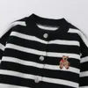 Детский свитер с медведем, осенний новый полосатый вязаный кардиган для мальчиков, женское шерстяное пальто с вышивкой и круглым вырезом