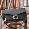 Designer Women's One -kuvert små handväska berömda mode axel klassisk plånbok crossbody väska 02 ny 2024