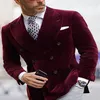 Męskie garnitury Blazers Burgundy Velvet Groom Wear Slim Fit Dostanie piersiowe szczytowe lapy męskie biznes Formal Prom Tuxedos Man 169z