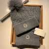 Hüte Schals Sets Mode Wolle Trend Hut Schal Set Top Luxus Sacoche Männer und Frauen Mode Designer Schal Kaschmir Schals Handschuhe geeignet