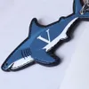 Porte-clés de bande dessinée Designer de luxe Mode Porte-clés Sliver Clés Boucle Bleu Véritable Cuir Shark Lettre Imprimé Hommes Femmes Clé O3003