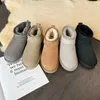 Kids Boots Tasman Slippers Fur Slides Australia Tazz Slipper Ultra Mini Platform But dla dziewcząt wsuwane les petites zamsz wełna wełna komfort zimowych botków projektantów