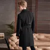 メンズトレンチコート秋のヨーロッパ膝の長さのコートヤングマンスタイル長袖ダブル胸ウィンドブレーカー男性ブラックアウトウェア230912