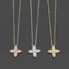 Womens Designer Necklaces Iced Out Pendant V Letter Fashion Four-leaf Clover Necklace Jewelry