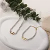 Gioielli con braccialetto con collana e ciondolo con lettera V placcati in oro di marca classica per regalo da donna