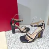 Sandales à talons hauts de styliste pour femmes, nouveau talon épais haut de 10CM, en cuir véritable, chaussures polyvalentes à un bouton, sandales de mariage à bout ouvert, bouton lettre, grand 35-42