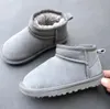 2024 Nuovi stivali per bambini Australia Snow Boot Designer Scarpe per bambini Uggsity Winter Classic Ultra Mini Botton Baby Boys Boys Booties Kid Fur Fd162