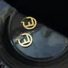 Nowy luksusowy wzór koniczyny litera f -hoop kolczyka huggie kolczyka biżuteria dla kobiet prezent