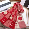 Högkvalitativa halsdukar Pashmina Square Scarf Shaw Wrap Simple Brand Red Band Wraps Women Designer Winter Popular Design Fashion Gift Par Family