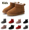 2023 Kids Boots Boot Boot Designer Chaussures Chaussures Hiver Classic Mini Boot Botton Baby Boys Filles Girnes Ankle Bottises Kid Fur Suede