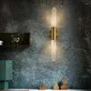 Lâmpadas de parede Modern Clear White Glass Lamp Sala de estar Sconce Gold Metal Corredor Banheiro Minimalista Iluminação E27 110-240V