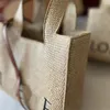 Kadınlar Anagram Rafya Sepet Straw Bag Iraca Palm ve Deri Tasarımcı El Dokuma Çapraz Vücut Açık Plaj El çantası Bayanlar Yaz Dokum Omuz Çantaları Tohum