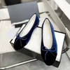 Scarpe da balletto da donna di design Marca in vera pelle Moda Decorazione con nodo a farfalla Appartamenti Scarpe comode e traspiranti da donna Calzature da esterno