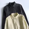 Toteme女性の短いソリッドカラーリネンブレンド長袖シャツ