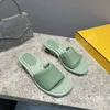 Summer damskie płaskie kapcie Rozmiar 35-42 MULES Metal Lock Peep Peep Stopa Slajdy dla kobiety na zewnątrz buty przyczynowe Mujer