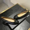 A114 Lägenheter Bailamos Märkesdesigner Sandaler Kvinnor Låg häl Square Toe Grunt skor Slip på loafer runda tår Ballet Flat Shoe Channel S