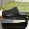 Último estilo Zapatillas Zapatos de diseño Hebilla clásica Calico Impresión a cuadros Zapato plano al aire libre 35-43 con caja Para mujer Diseñadores casuales Sandalias Novedad Zapatilla