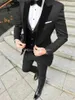 Mäns kostymer blazers ny design en knapp svart brudgum tuxedos topp sammet lapel groomsmen mens kostymer bröllop/prom/middag blazer (jacka+byxor+väst+slips) K215 L230914