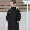 Roupas combinando para a família de 3 a 12 anos de inverno e outono casaco infantil de comprimento médio de lã moda com capuz para meninos meninas 230914