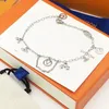 Nowy projekt designerski Złoto dla kobiet l litera Bransoletka kwiatowa damskie prezenty biżuterii