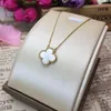 P Designer Jewelry Clover Necklace 14K Gold Plated Simple Women's Pendant Valentine's Day Engagement Jewelry Red Black Jade Green Gift