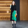 Luxus Mode Blumen Pullover Kleid 2023 Frauen Designer O-ansatz Schlank Süße Chic Party Jacquard Gestrickte Kleider Herbst Winter Urlaub Weiche Warme Elegante Midi Kleider