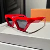2023 Occhiali da sole firmati di lusso per uomo e donna Per modelli di moda Occhiali da sole con montatura per occhiali prismatici con montatura protettiva a doppio raggio UV 400 progettati in lega