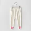 Kläderuppsättningar 2023 Spring Autumn Baby Girls Kläder Set Cotton Hoodie Patchwork Love Drawstring Romper Suit Skinny Pants Socks Toddler