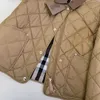 Damesjassen Designer herfst/winter nieuwe high-end dames diamant gewatteerde katoenen jas jas contrasterende lederen kraag ontwerp A8CU