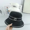 Capure de chapeau de seau de mode pour femmes hommes Capes de baseball Bamans casquettes noir blanc pêcheur seaux chapeaux patchwork de haute qualité