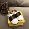 Modna Baby Baby Botor for Boys Girls Sneakers Wysokiej jakości gumowa podeszła antypoślizgowe dzieci swobodne płaskie buty dla dzieci buty do chodzenia 1-3 lat