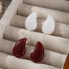 Französische Promi-passende Wassertropfen-Rot-Weiß-Schwarz-Achat-Ohrringe für Damen, leichte, luxuriöse, minimalistische S925-Silbernadel