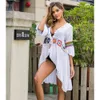 Kvinnors badkläder Summer Beach Wear Mixed Color Hand Hook Flower Patchwork Tassel Cardigan täcker med oregelbunden solskyddsmedel Bikini 230914