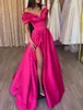 2023 Hot Pink Fuchsia Arabiska aftonklänningar bär vintage satin utanför axeln hög sida delad bollklänning prom klänning formell fest andra mottagnings klänningar
