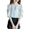 Blouses pour femmes mode élégante chemise en Satin blanc épaules dénudées bureau montre de sport col en v été à manches courtes femmes Blouse Blusa