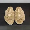 Tasarımcı Kadınlar Chypre Sandalet Ev Açık Terlik Yumuşak Oran Kürklü Sandalet Prad Sıcak terlikleri ev kapalı sandal tembel slayt