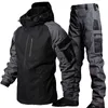 Tactical Men's Tracksuits Jaqueta à prova d'água conjuntos de homens Treinamento de combate Treinamento ao ar livre trabalho de casca macia Use Swat Exército Jaquetas Capuzes 2 PCs Conjunto 230914