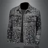Fall Outwear Clothes Men Casual Winter Lapel Neck Coats Washed Pocket 4xl Prints Paisley Denim Jackets för Man Black
